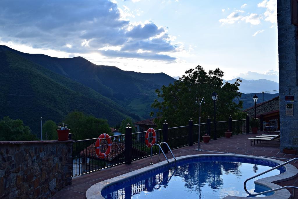 Posada Valle Del Oso Lerones Bagian luar foto